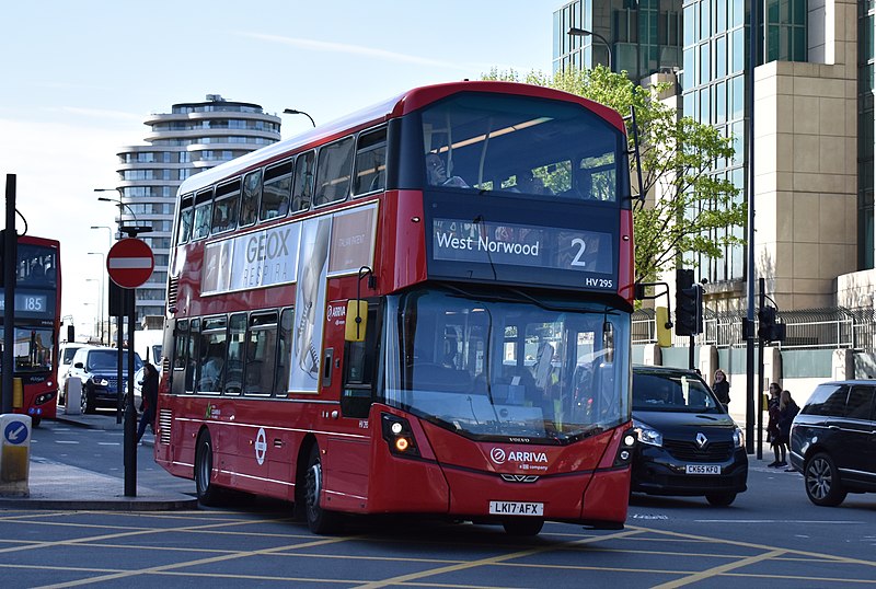 File:ARRIVA London South - Flickr - secret coach park.jpg