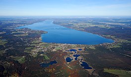 Aerial image of Lake Starnberg (view from the south).jpg
