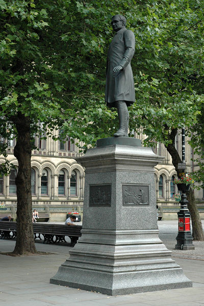 File:Albert-Square-Statue.jpg