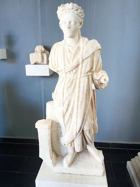 File:An ancient Roman bust of The priest of Sibal, Cherchell, Algeria.jpg