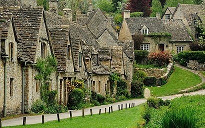 How to get to Bibury with public transport- About the place