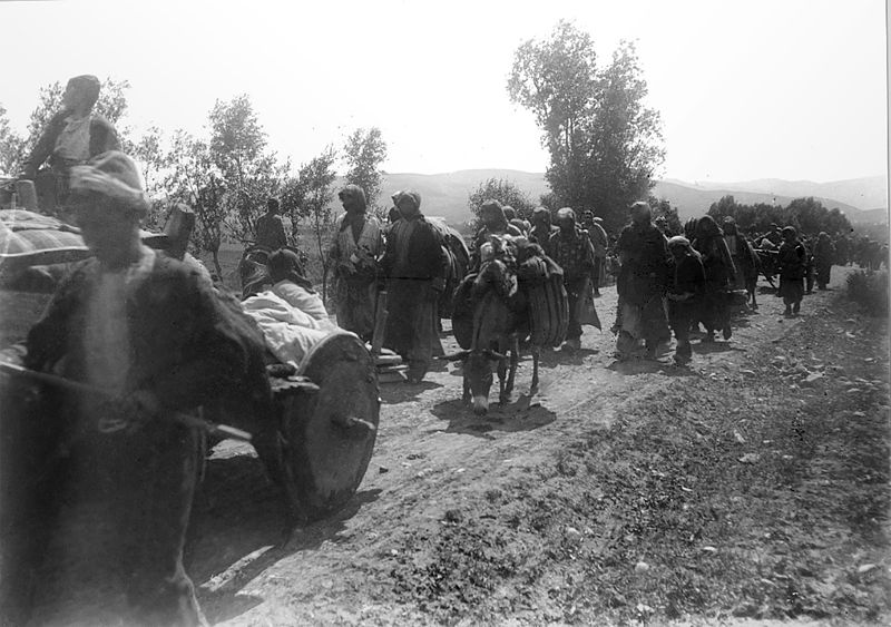 File:Armenian deportations in Erzurum by Victor Pietschmann 03.jpg