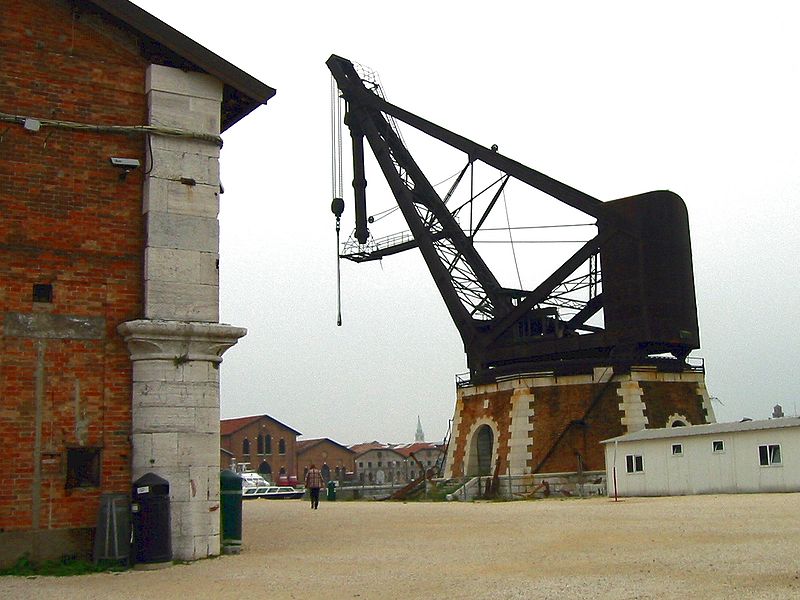 File:Arsenale Di Venezia Crane.jpg