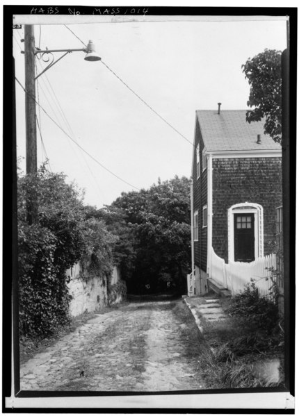 File:August, 1970 STONE ALLEY AND THE GEORGE B. UPTON HOUSE - Orange and Union Streets Neighborhood Study, 8-31 Orange Street, 9-21 Union Street and Stone Alley, Nantucket, HABS MASS,10-NANT,76-21.tif