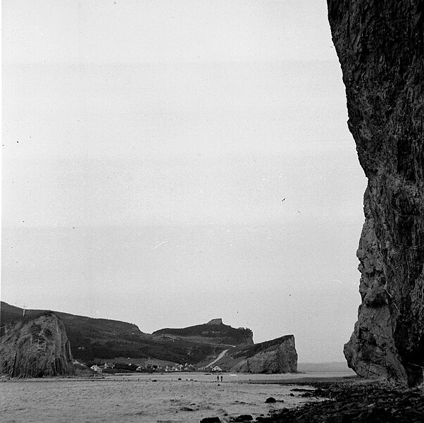 File:Aux alentours du rocher Perce - A04.jpg