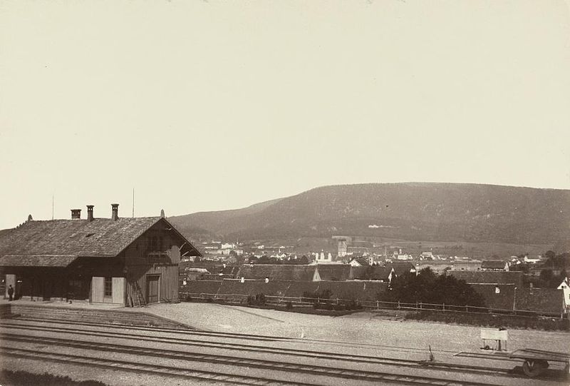 File:Bötzbergbahn Station Stein.jpg