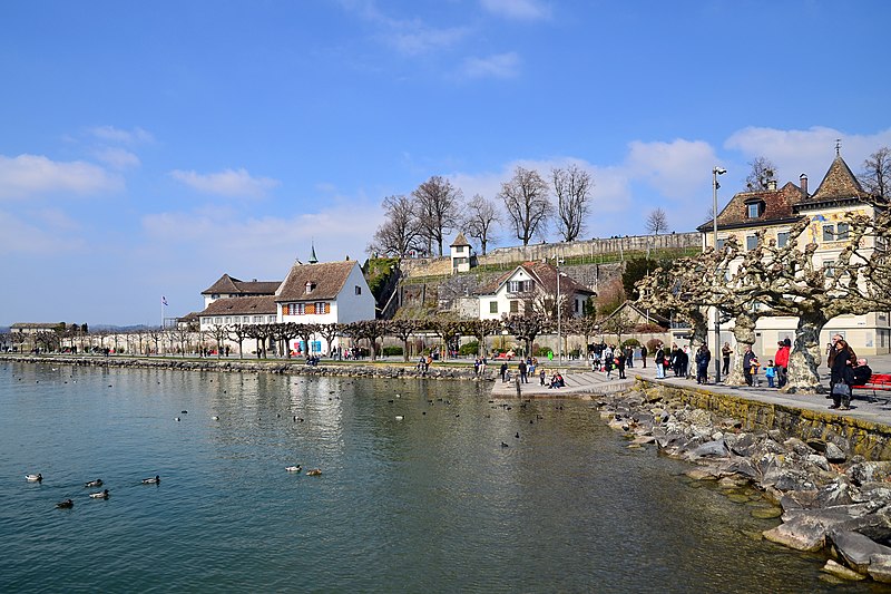 File:Bühlerallee - Lindenhof-Endingen-Einsiedlerhaus-Curtihaus - Rapperswil Hafen 2013-04-01 14-31-46.JPG