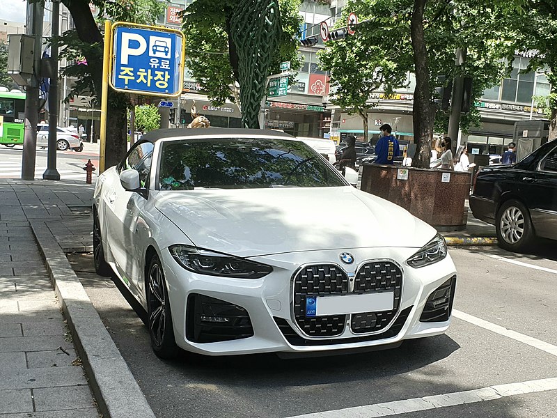 File:BMW 420i G23 white (4).jpg