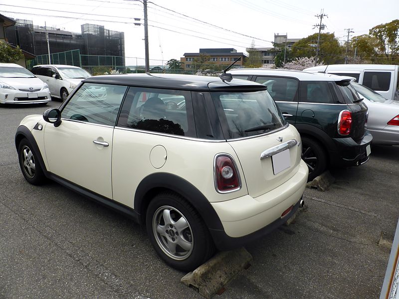 File:BMW MINI ONE (R56) & MINI COOPER S CROSSOVER (R60) rear.JPG