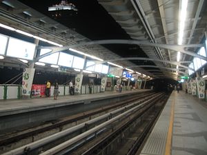 BTS Phloen Chit Station.JPG