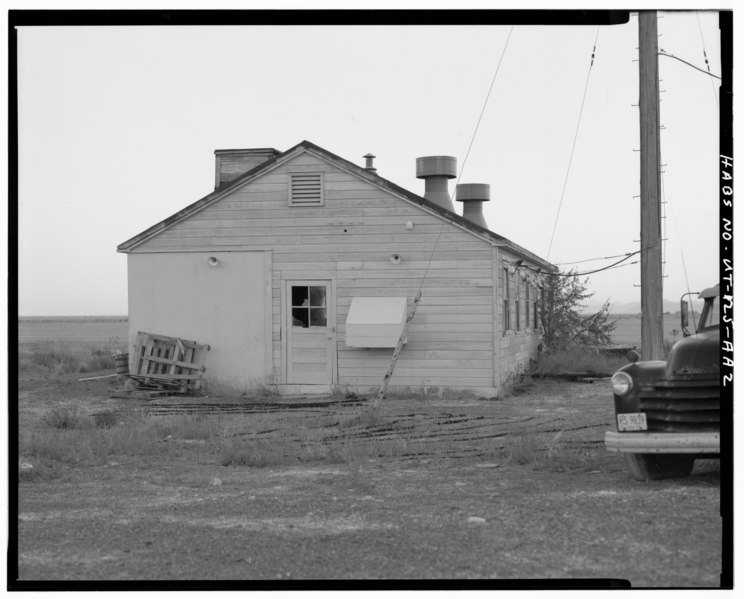 File:BUILDING NO. 1809, LOOKING SOUTHWEST - Wendover Air Force Base, Bomb Site Storage, South of Interstate 80, Wendover, Tooele County, UT HABS UTAH,23-WEN,2AA-2.tif