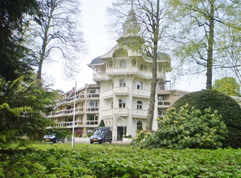 File:Baarn badhotel.JPG