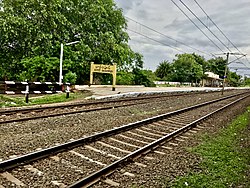 Schild des Bahnhofs Badampudi