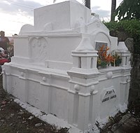 Balderas-Baviera Clan Ancestral tomb.jpg