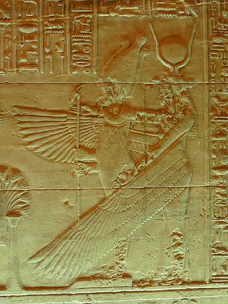 File:Bas relief d'Osiris Ounnefer et Isis dans le naos.JPG