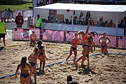 Deutsch: Beachhandball bei den Olympischen Jugendspielen 2018; Tag 3, 10. Oktober 2018; Mädchen, Vorrunde, Gruppe B - Niederlande-Argentinien 2:0 English: Beach handball at the 2018 Summer Youth Olympics at 10 October 2018 – Girls Preliminary Round Group B‎ – Netherlands-Argentina 2:0