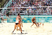 Deutsch: Beachvolleyball bei den Olympischen Jugendspielen 2018; Tag 9, 15. Oktober 2018; Mädchen, Viertelfinale: USA-Spanien 2–1 (21–19/17–21/15–9) English: Beach volleyball at the 2018 Summer Youth Olympics at 15 October 2018 – Girls Quarterfinals: USA-Spain 2–1 (21–19/17–21/15–9)