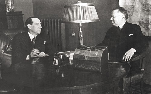 Нарком ссср 1930. Литвинов и Юзеф Бек в 1934 году.