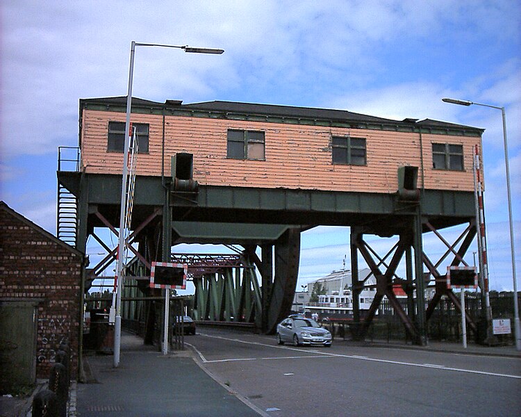 File:Benkid77 Duke Street Bridge 120709.JPG