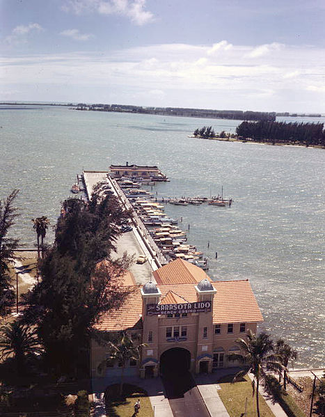 File:Bird's eye view overlooking the municipal pier in Sarasota, Florida.jpg