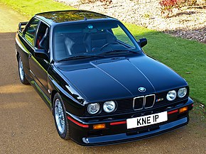 Svart BMW M3 E30 fr.jpg