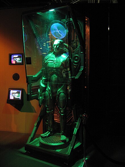 An occupied Borg "alcove" prop on display at the Hollywood Entertainment Museum