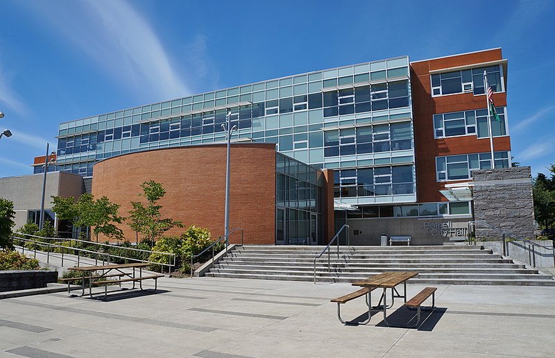 File:Bothell City Hall from plaza, 2020.jpg