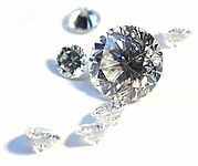 Adamantino: diamantes tallados