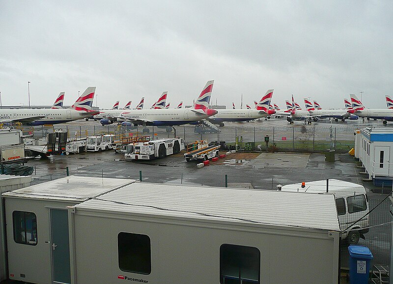 File:British Airways aircraft at London Heathrow Airport (4448361199).jpg