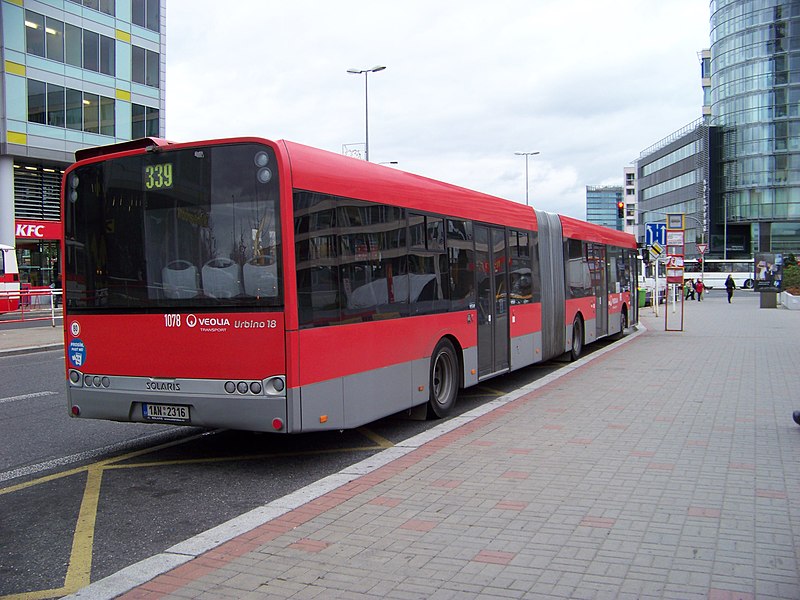 File:Budějovická, Solaris Urbino 18 na lince 339.jpg