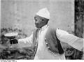 Bundesarchiv Bild 105-DOA0683, Deutsch-Ostafrika, Hotel Boy.jpg