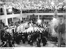 Bundesarchiv Bild 183-R1219-0017, Berlin, Palast der Republik, Konzert, Pionierchor.jpg