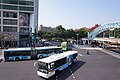 Bus in un'intersezione stradale a Taichung, Taiwan