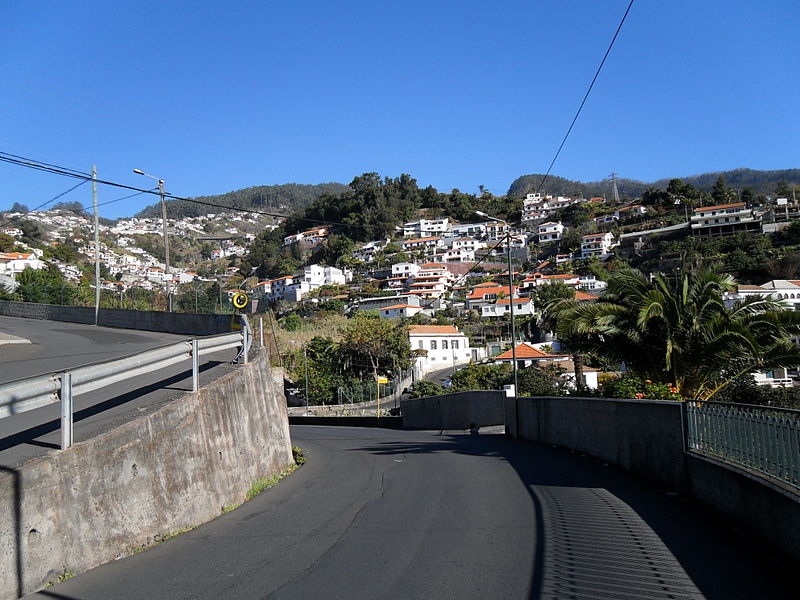 File:Caminho do Cemitério, Quinta das Freiras, Santo António, Funchal - 5 Feb 2012 - SDC16917.JPG