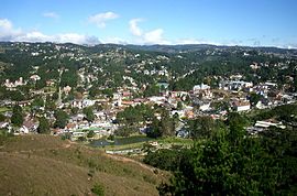 Widok z Morro do Elefante na Capivari, turystyczne centrum miasta