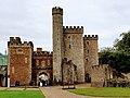 Cardiff Castle 20171209 140753807 (33767381508).jpg