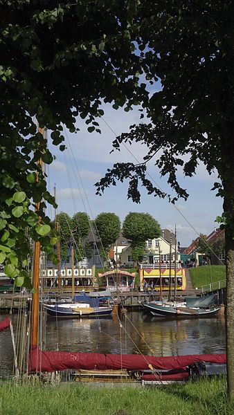 File:Carolinensiel zur Schützenfestzeit 15.jpg