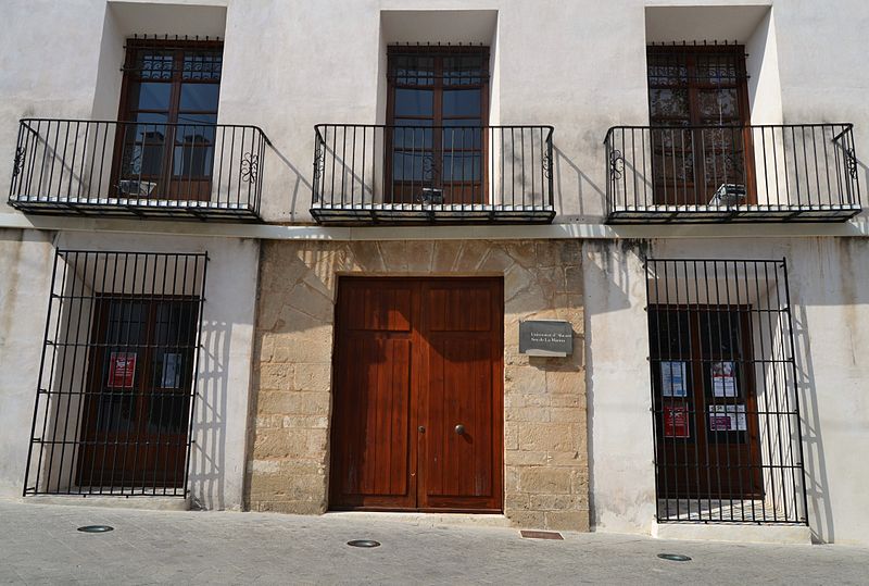 File:Casa de Pere Bigot, seu universitària, Benissa.JPG