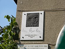 Commemorative plaque affixed on Barbu's house by the Bucharest City Hall in 1991