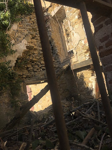 File:Castell del Clascar de Bertí (detall interior).jpg