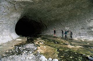 untere Mündung der Höhle