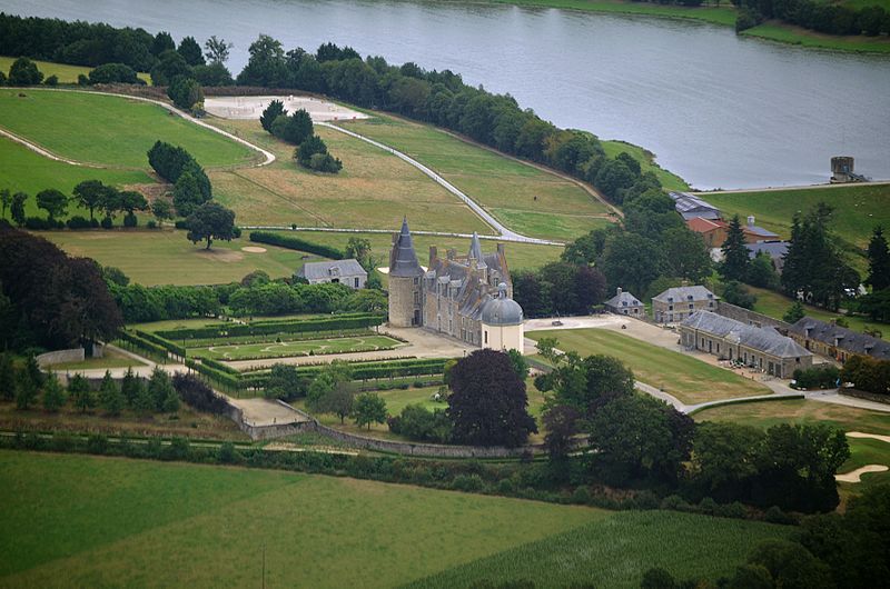 File:Château des Rochers-Sévigné.jpg