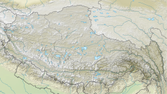 Mapa konturowa Tybetańskiego Regionu Autonomicznego, blisko dolnej krawiędzi znajduje się punkt z opisem „Nathu La”