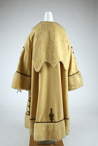 File:Coat MET C.I.37.44.10 B.jpeg