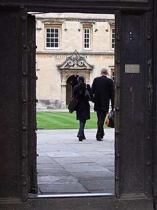 Fortune Salaire Mensuel de Oxbridge Combien gagne t il d argent ? 1 000,00 euros mensuels