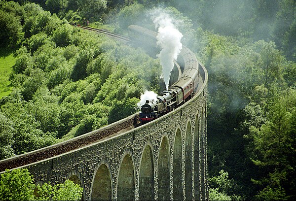 Train on Cynghordy Viaduct