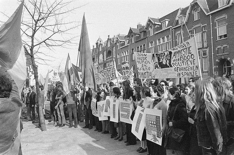 File:Demonstratie tegen Spaanse regiem in Amsterdam, Bestanddeelnr 925-4834.jpg