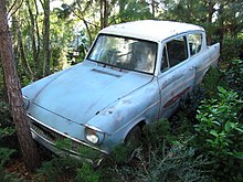 Una ricostruzione della Ford Anglia volante di Arthur Weasley nel parco a tema The Wizarding World of Harry Potter