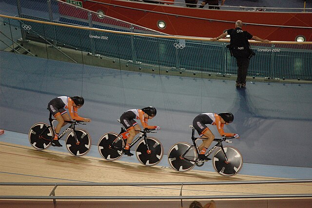 The Dutch team (Ellen van Dijk, Amy Pieters, Vera Koedooder) riding the final for 5th place