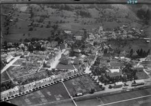 Aerial view from 200 m by Walter Mittelholzer (1925) ETH-BIB-Ennenda aus 200 m-Inlandfluge-LBS MH01-004250.tif